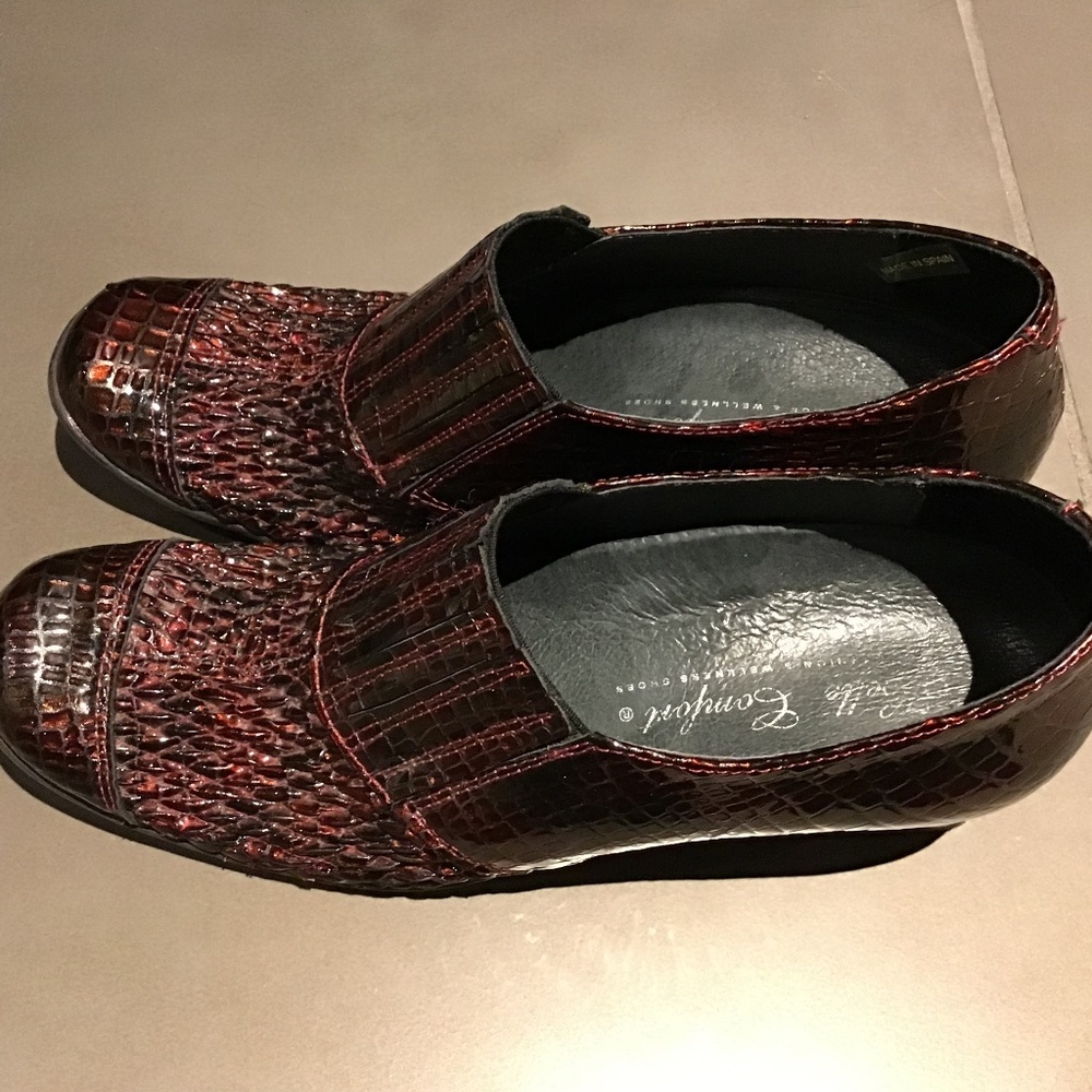 Vintage Helle Comfort Crocodile Heel Shoes Made in Spain